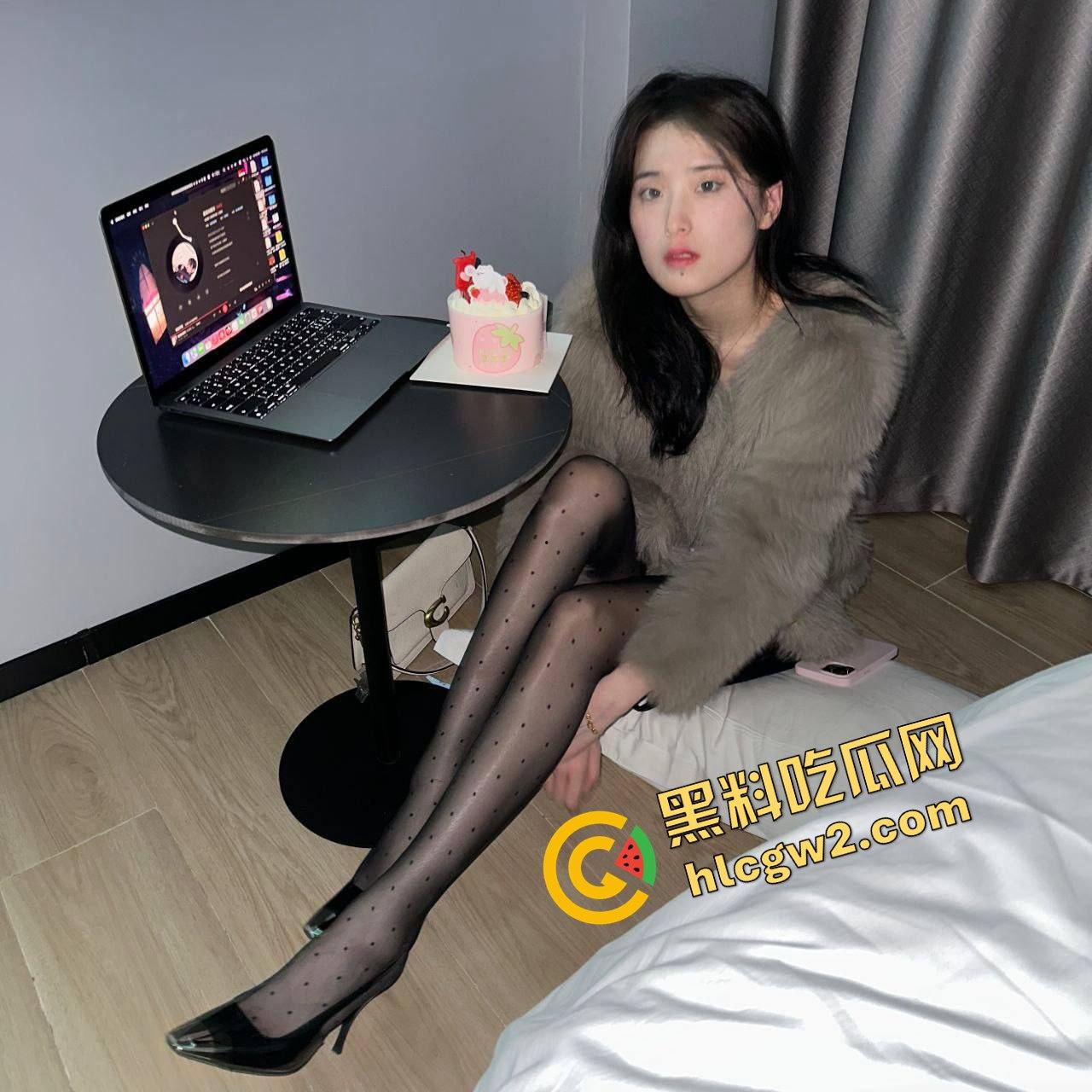 咸宁城市便捷酒店前台小姐『罗怡宁』大哥包养而辞职前台 口交舔屁眼!独家流出!-2