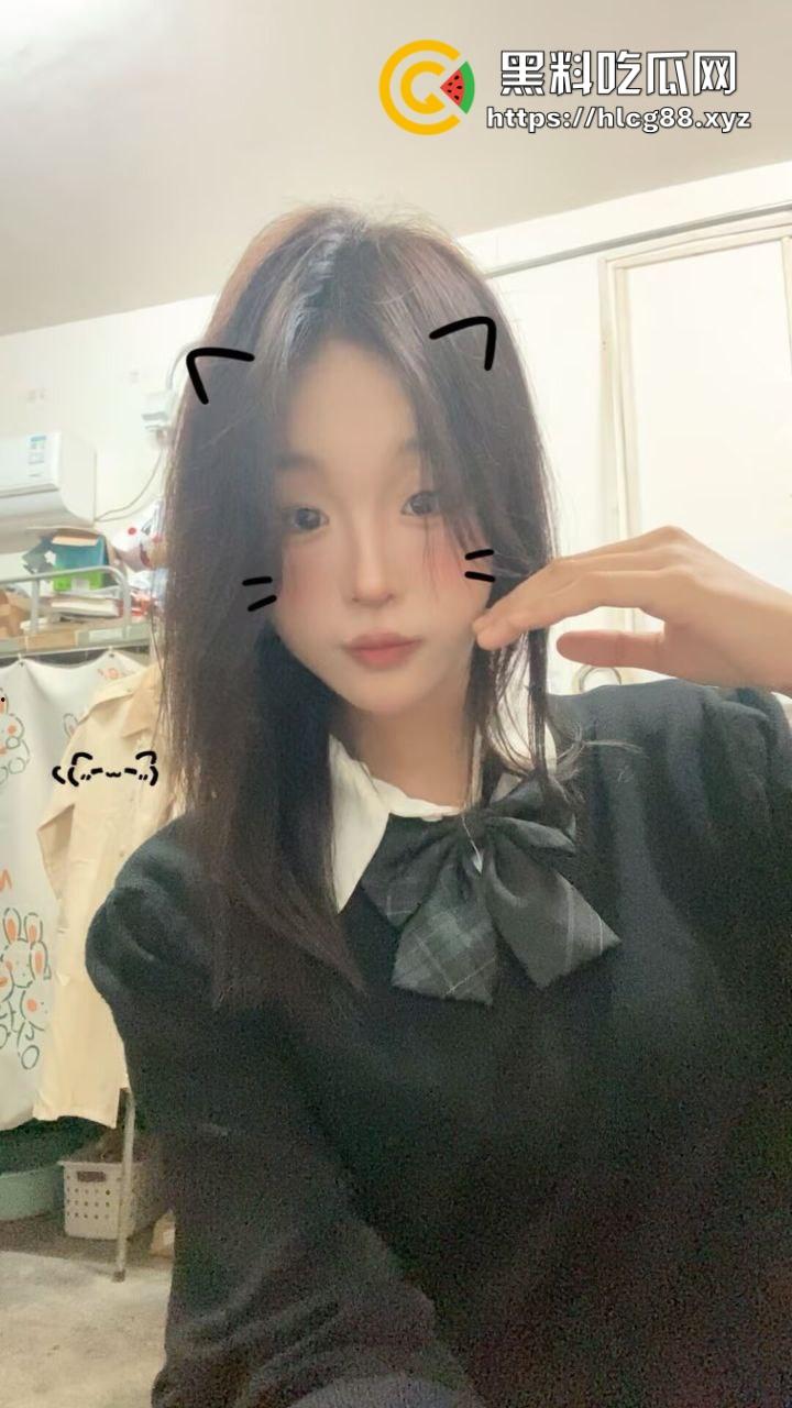 河南【李菲月】刚满18就被三洞全开，大胸妹初次开后门疼得泪崩，三通女王就此诞生！-1