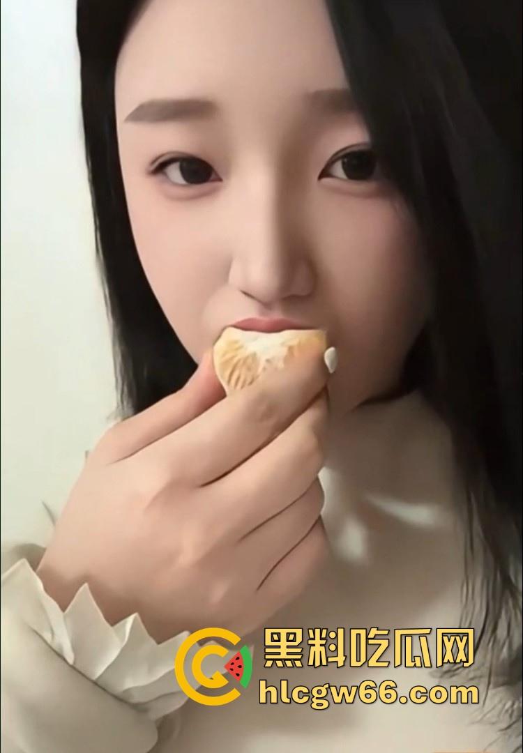 江西南昌交通学院【吴柯彤】与金主爸爸做爱视频泄密 花臂满背精神小妹 牵着狗链跪地舔屌 母狗范儿十足！-1