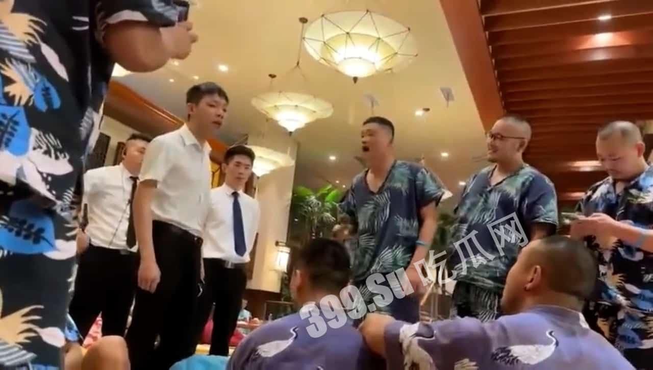 上海洗浴中心  店长拒绝 #艾滋 #同性恋  与gay团 发生争执 附带顾客真实点评-2