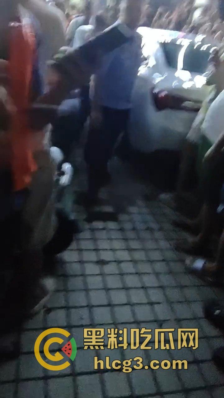 8.15海口抓嫖事件：爱赌的爸、生病的妈、上学的弟，破碎的她还有谁能帮？该管的不管，该抓的不抓！-10