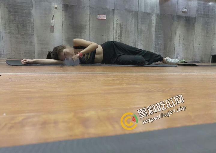 东北鹤岗 在校舞蹈生 被钱男友训成母狗 爆出不雅视频 流出-4