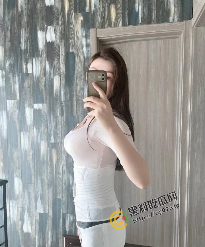 快手130w粉 程宝宝 被曝已怀孕升级为人母  一日擦终身擦  再来欣赏一下拜金女的抖奶集锦  微密圈付费合集-7