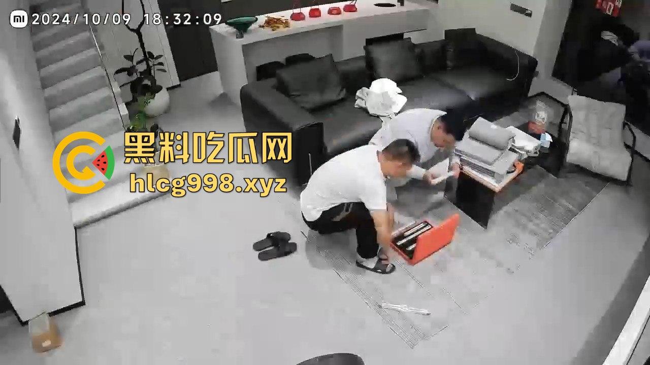 男的发微博喊被装修工人强暴，结果看着还挺享受，两GAY佬演双簧？-9