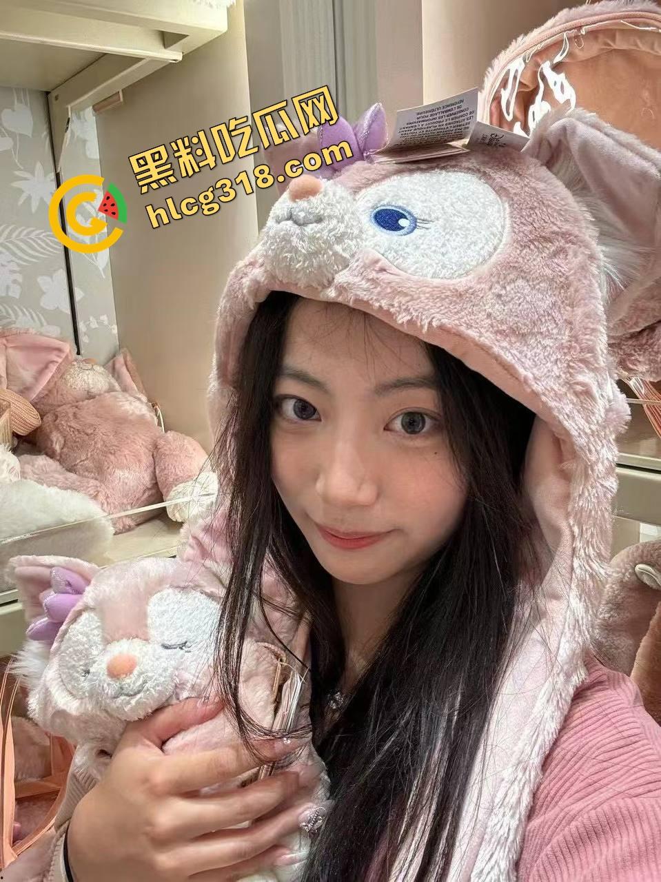 精液不能进我身体,但可以糊我丝袜上,骚母狗一边后入挨操一边叽叽喳喳跟闺蜜打电话聊天!-1