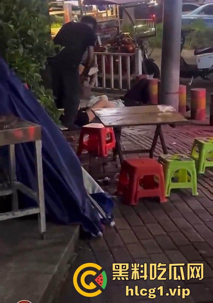 吵架吵成命案！烧烤摊男子聊天被女子嫌吵，竟拔刀相向当场捅人！-8