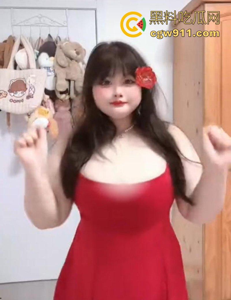 抖音坦克网红【两只猫】约炮金主私拍曝光，微胖巨乳肥臀，狗链牵引女上骑乘，蜜穴紧裹吞吐到底！-6