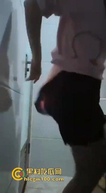 前有老八直播吃屎现有火烧逼毛 火烧屁屁，狠人搞笑直播瞬间 为了流量真的毫无底线！！-10