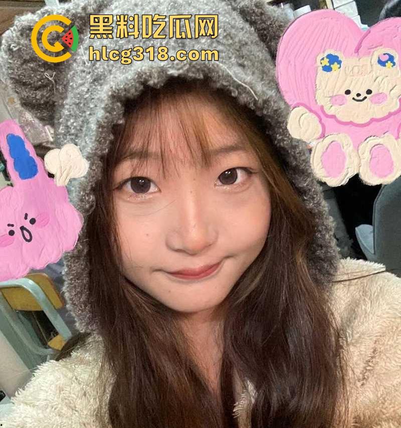 天水师范学院大三学姐【吴晶苒】教室做爱视频流出 性开放母狗在教室自慰做爱 花样百出超级骚超级反差!-1