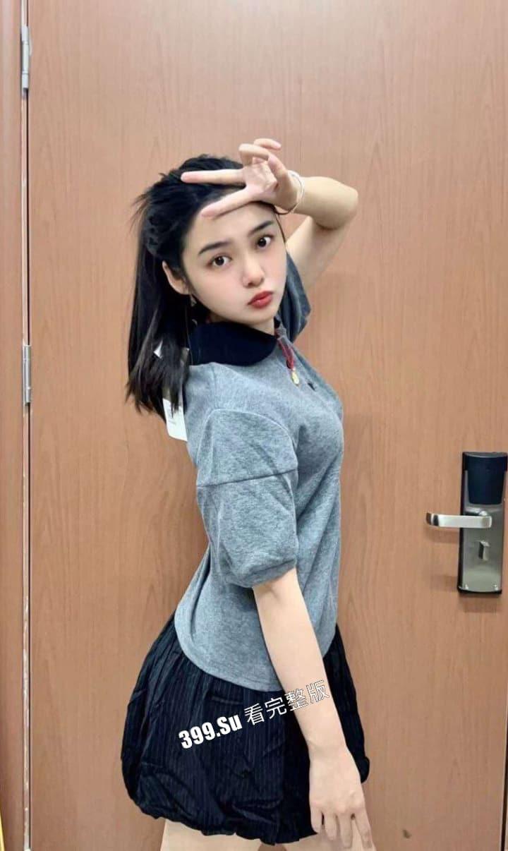 重庆21岁学生妹 曹兴运 分手后遭前男友曝光生活照和性爱视频  传播其是条性欲超强的反差母狗  至今任能偶尔约出来做爱-1