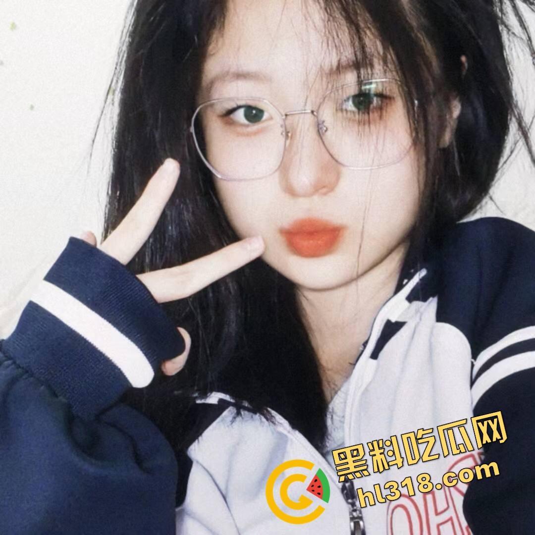 厦门大学高材生『苏婉晴』学霸眼镜妹被调教日常，每天早晚各一次，寝室打卡自慰成为生活一部分！-2