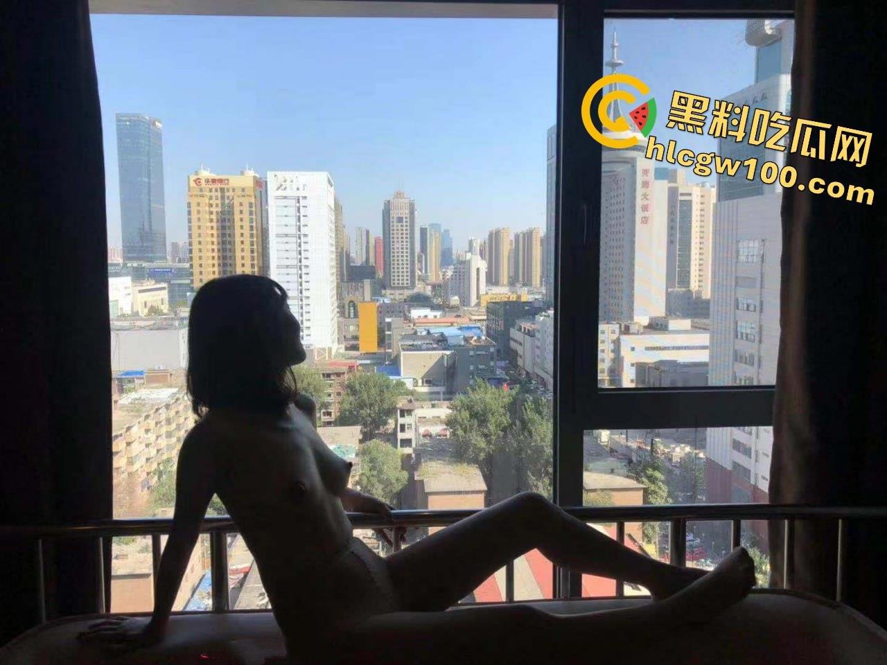 河北中医药学院骚母狗【刘静姝】,不是在挨操就是在挨操的路上,性爱自拍惨遭流出-1