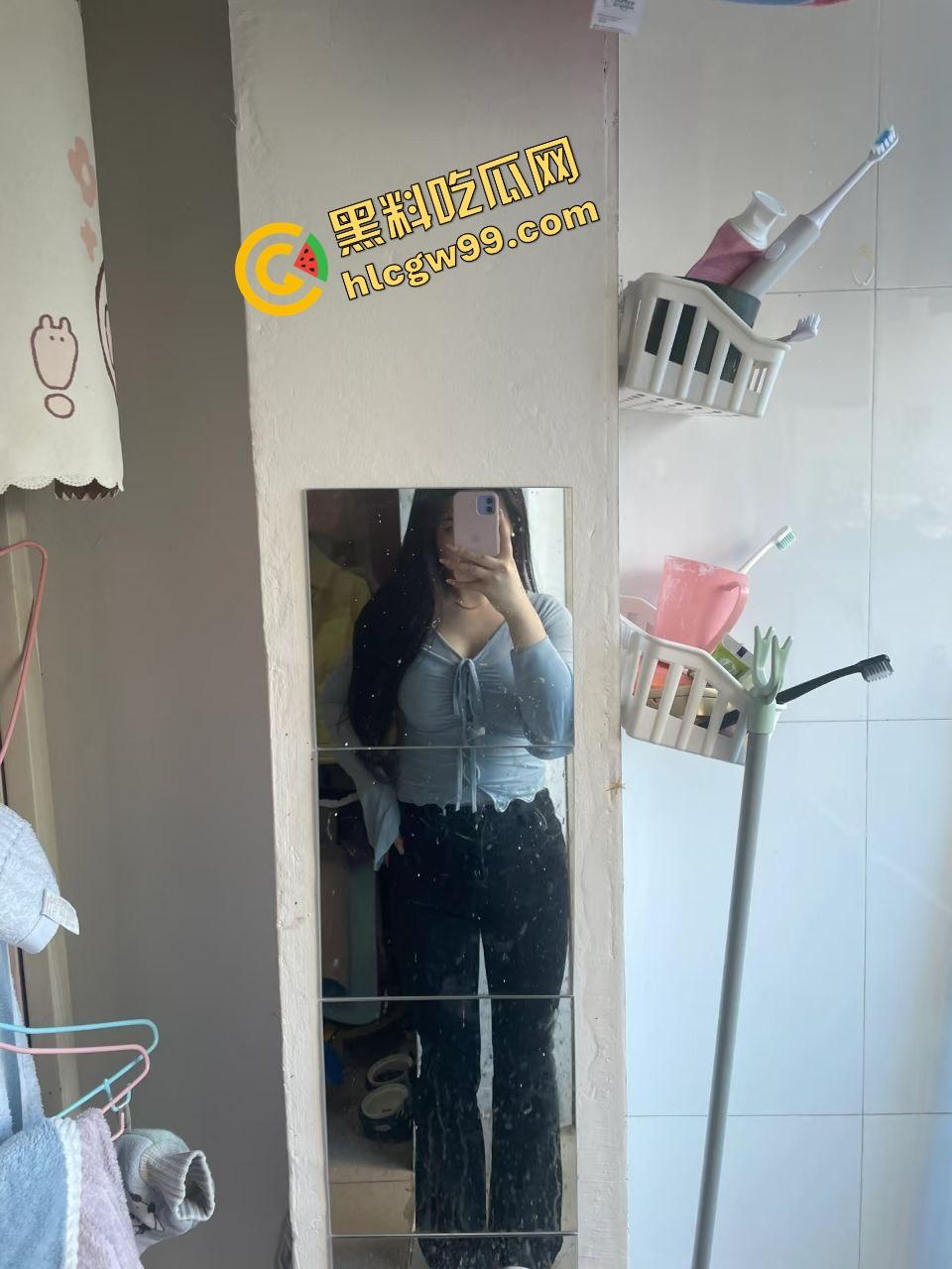 南昌大学肉感反差黑丝女大【郭雨妍】撕破黑丝玩具刺激骚逼,出租房男友暴力后操骚逼!独家曝光流出!-3