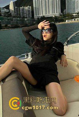 杭州极品女大【刘婉婉】下海被土豪包养视频曝光，高颜值御姐，抠穴自慰狂暴后入，无套内射骚浪淫叫！-3