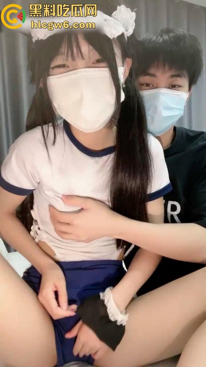 双马尾萝莉【陈小鱼儿】直播大战二男 双棍轮肏淫叫不止 爽到翻白眼-4