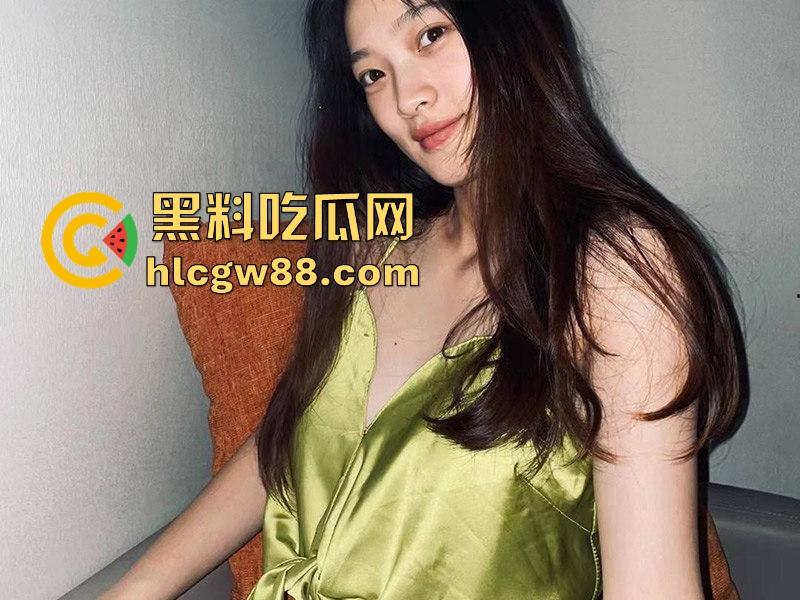 陈翔六点半女演员【王妍】被曝光下海做外围 露脸实拍全裸自慰福利 内容炸裂！-17