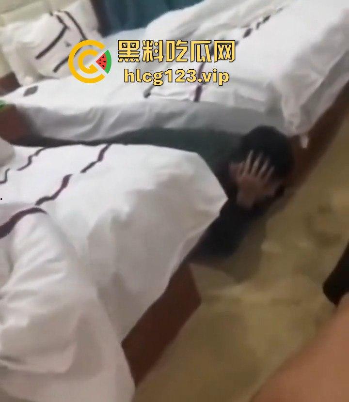 佤邦抓电信诈骗现场直播！一人六机连骗五线，正诈骗得起劲，警察直接端了！-4