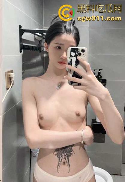 极品网红【桃夭夭】性感丝袜秀福利曝光，高颜值极品身材完美漏逼，小臀部翘得高高的，露出大屁股大长腿拍照！-8