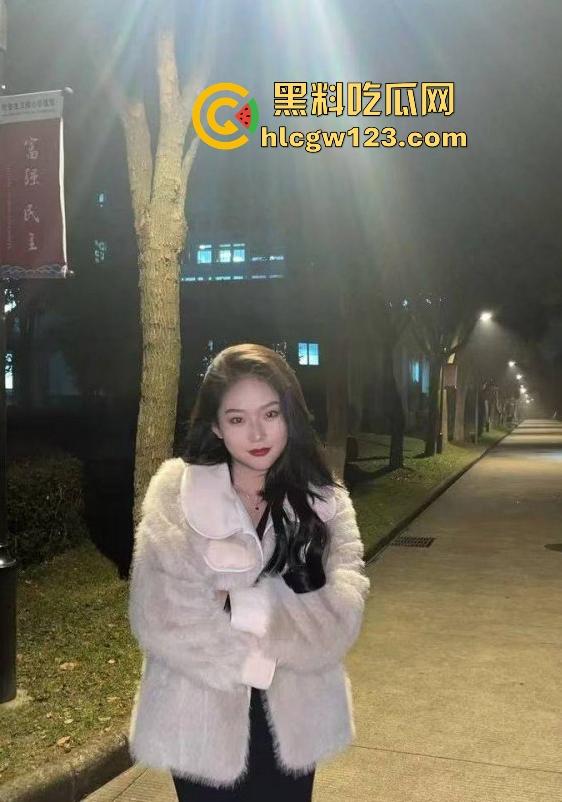 海角大神【奶气草莓】女儿班主任上门家访 被下春药迷晕发情 猛操到眼泪和爱液一起流！-1