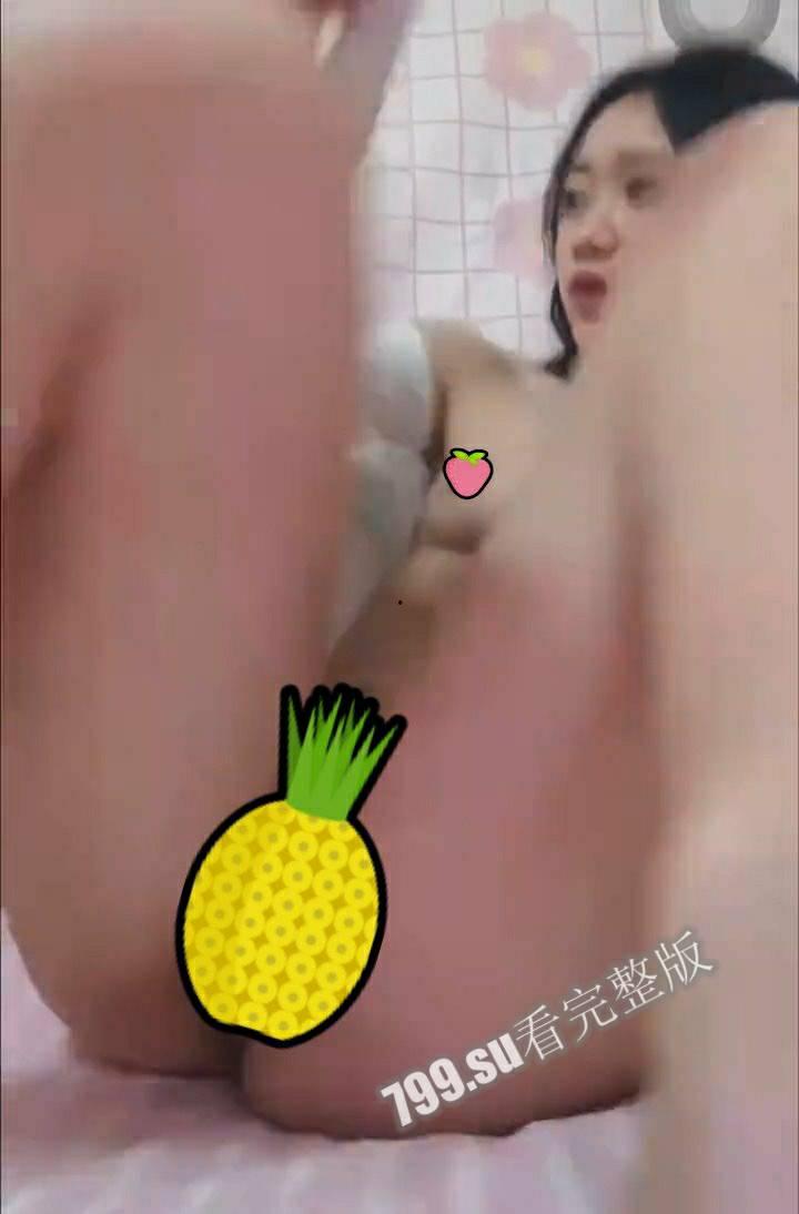 女生直播自慰 妈妈突然进门！表情吓坏高潮-7