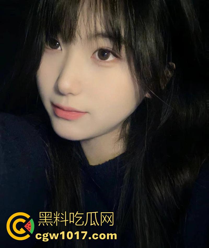 山东财经大学校花【陈晓音】被金主曝光，170cm身高长腿尤物，身材修长颜值甜美，私下竟是一个极品反差母狗！-1