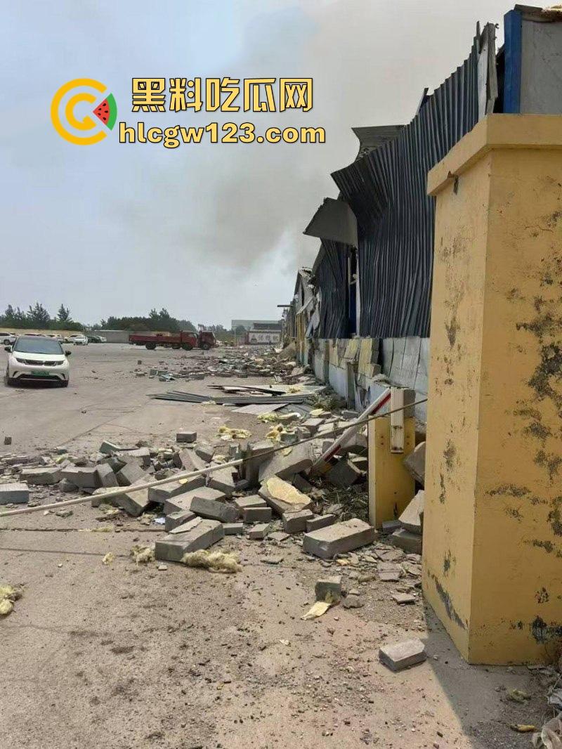 山东高密 一杀虫剂化工厂发生大爆炸 导致不明气体泄漏 现场浓烟滚滚遮天蔽日！-5