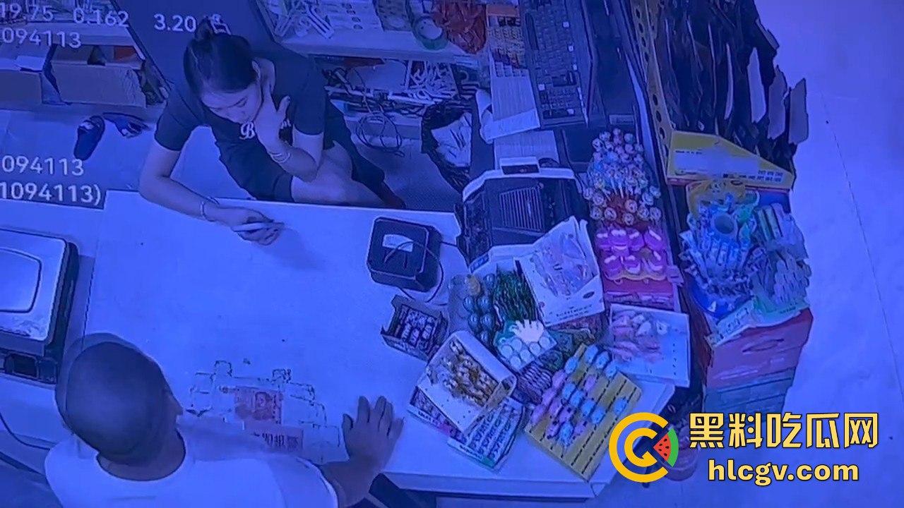 男子骚扰别人家儿媳妇，结果公公直接找上门！据说还是个老师，这年头老师都这么饥渴？-11