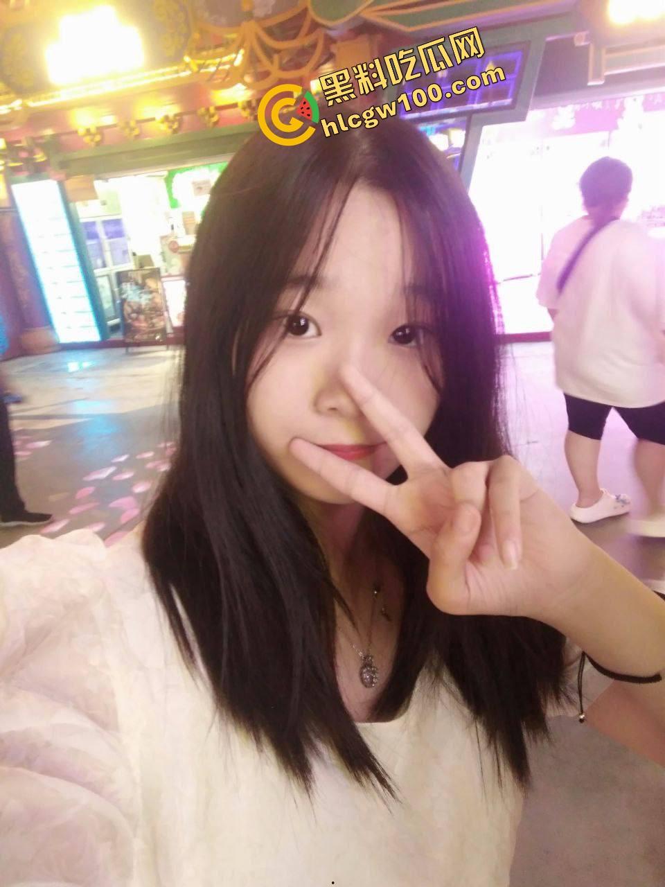 上海交通职业反差骚货小母狗【张雅淑】金爸网调露奶视频通话 线下约操暴力后入输出骚逼！独家流出！-1