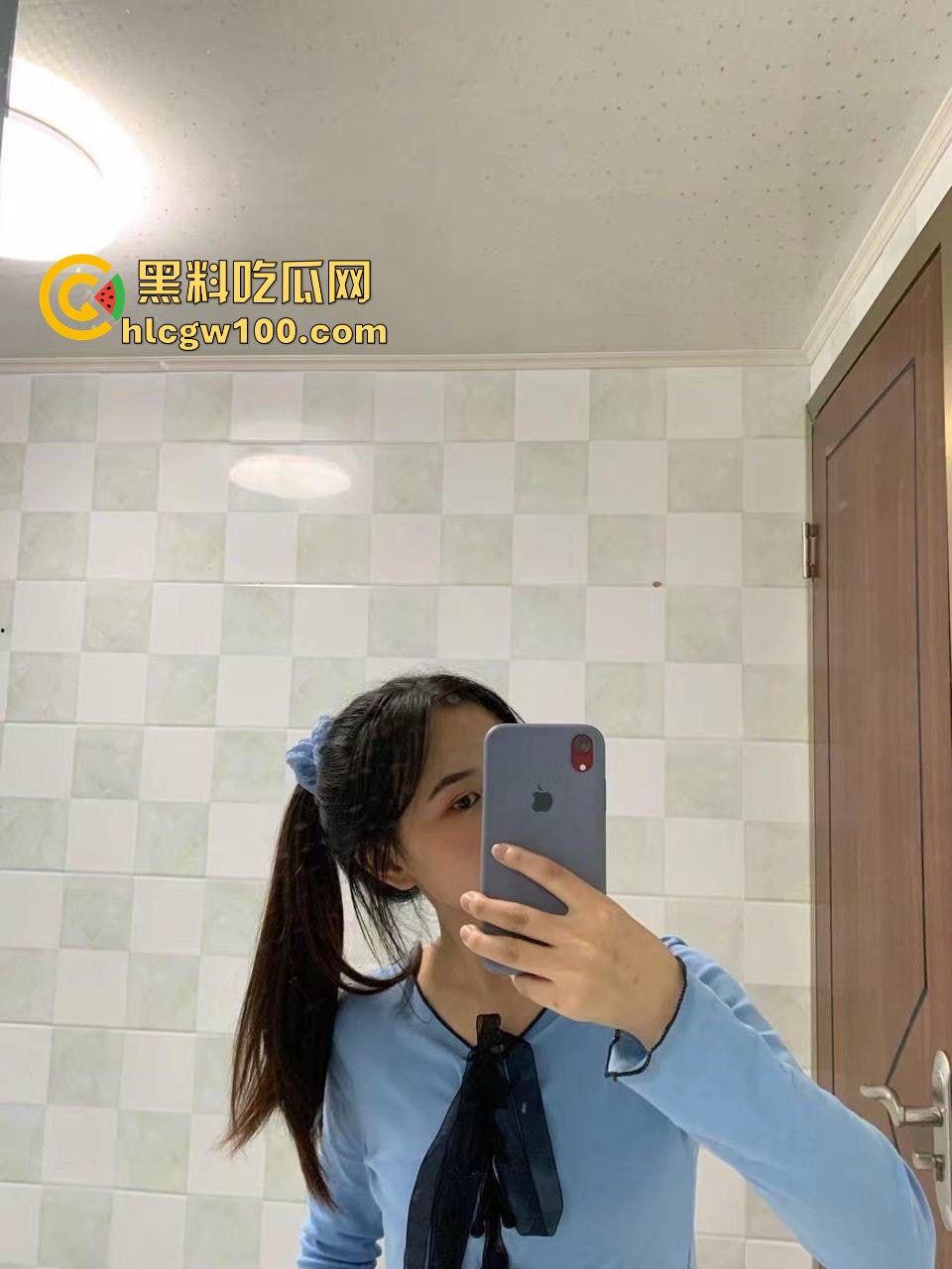 呼和浩特【林淼】刚破处就浪起来了，被前男友开发得彻底，聊几天直接约出租屋开干，还主动让拍骚浪到离谱！-2