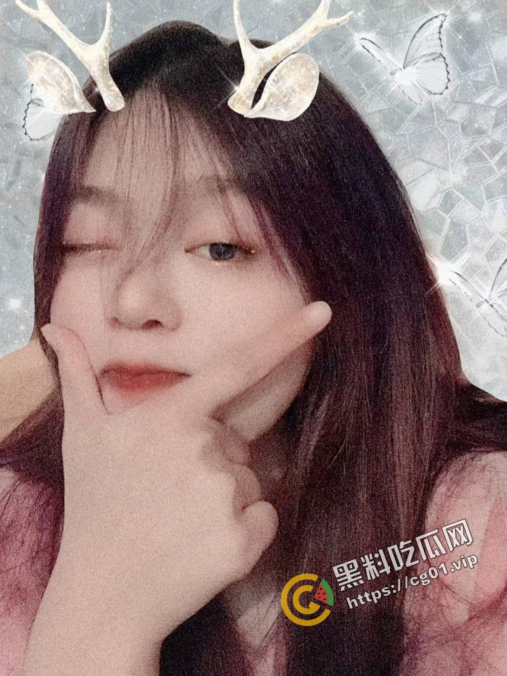 贵州维也纳酒店前台 夏心仪 时间管理大师 同时出轨领导和同事 还能勾搭客户 被爆光不雅视频！-1