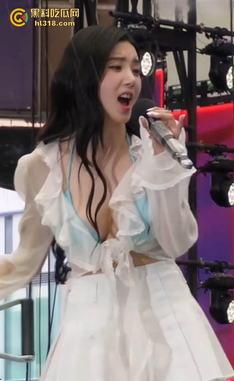 韩国水弹音乐节【权恩妃】骚浪舞蹈表演，魔鬼身材性感舞姿，巨乳随着音乐节拍而跳动，每一帧令人目不转睛！-5