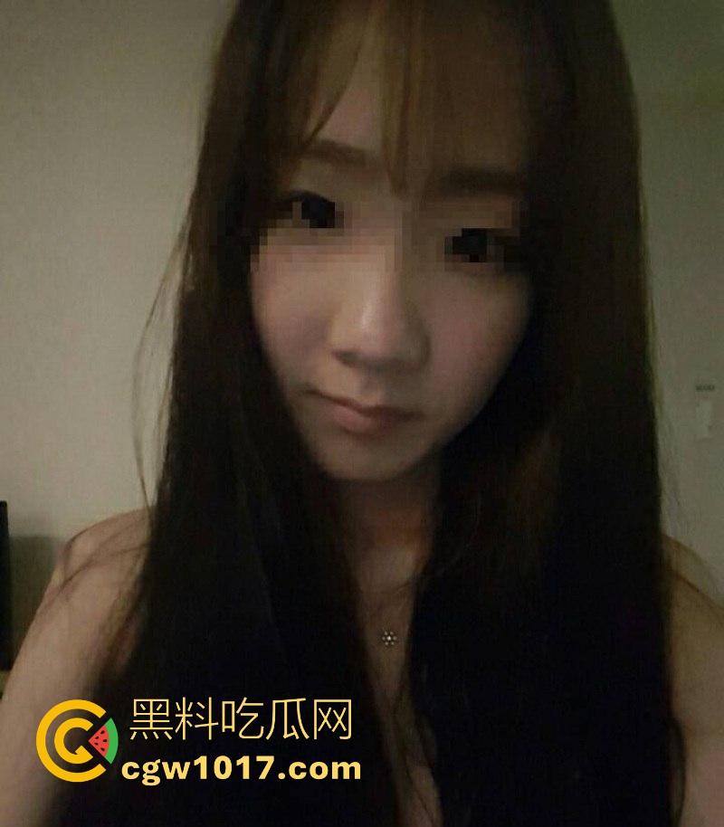 成都美术学院风骚女友【邓琪】看似贤淑端庄的外表下隐藏狂野欲望，口交吞吐巨根，女上骑乘蜜穴紧缩淫水喷涌！-2