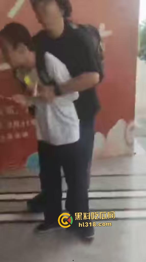 四川遂宁漫展《我的英雄学院》Coser被霸凌扯掉假发，直接拔刀砍人反霸凌！-7