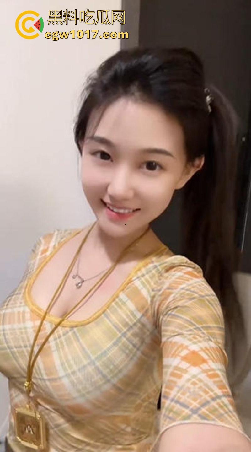 快手网红【轩轩子推荐好物】本是推荐好物清纯主播，却因销量惨淡大胆下海，摇臀晃奶勾引，反差骚浪刺激爆表！-3