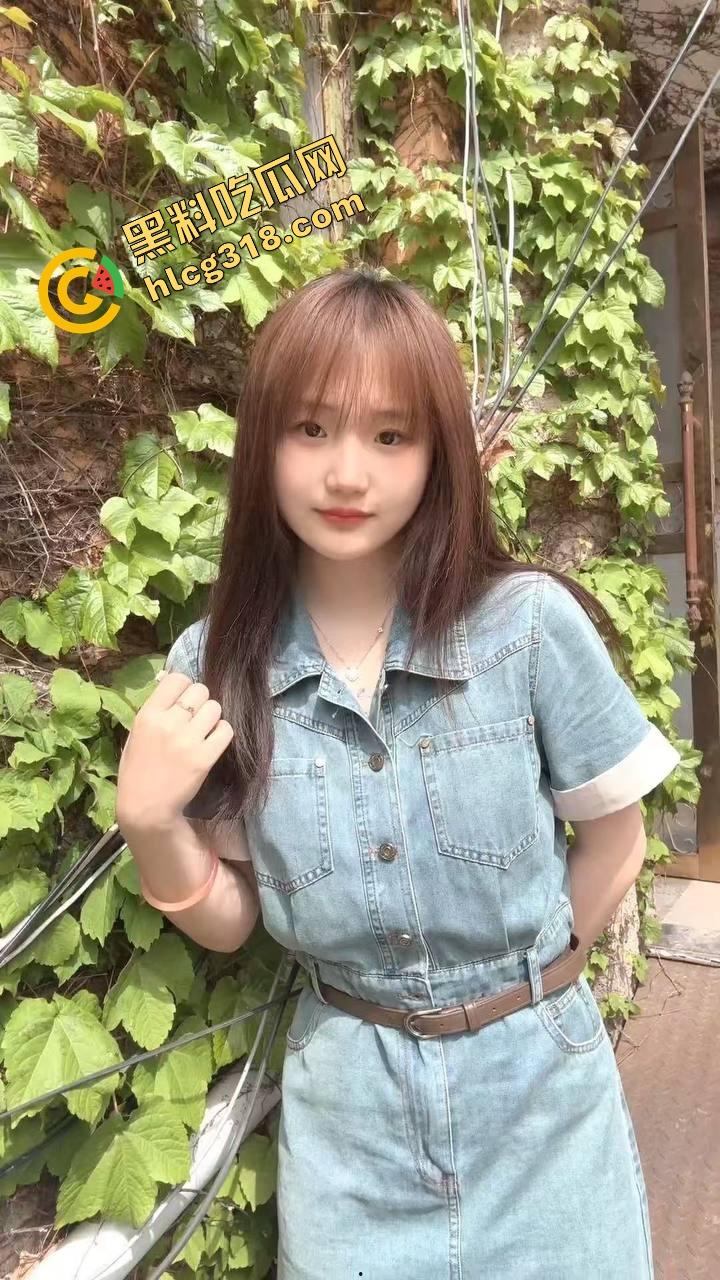 高中生妹妹作业写到迷糊，哥手一伸进去就摸到湿逼，按着按着她都不写了，屁股主动送上来就是干！-2