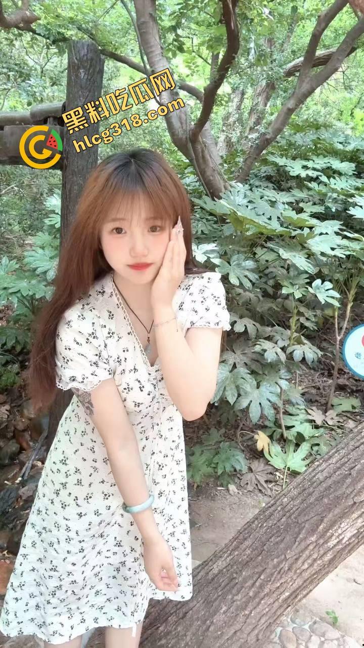 高中生妹妹作业写到迷糊，哥手一伸进去就摸到湿逼，按着按着她都不写了，屁股主动送上来就是干！-3