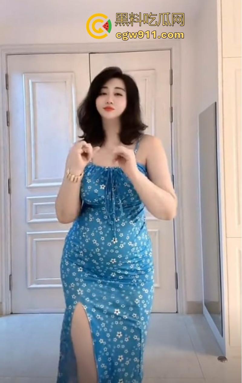 抖音微胖熟女少妇【汭淇】私密福利流出，身穿各种情趣装激情热舞，轻揉肥逼诱惑，乳波荡漾！-3