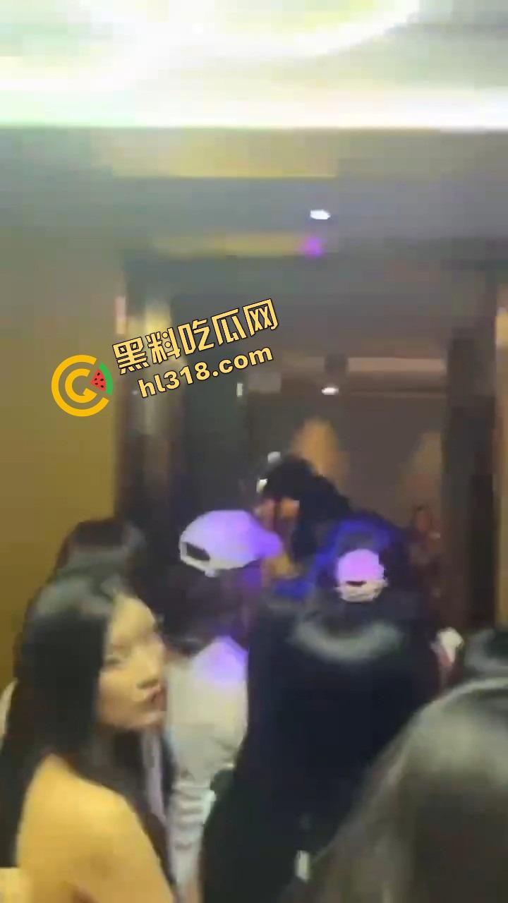 魔都永利party k凌晨免费喝酒,300妹子随便选600块一小时,上海男人的快乐太简单了!-5