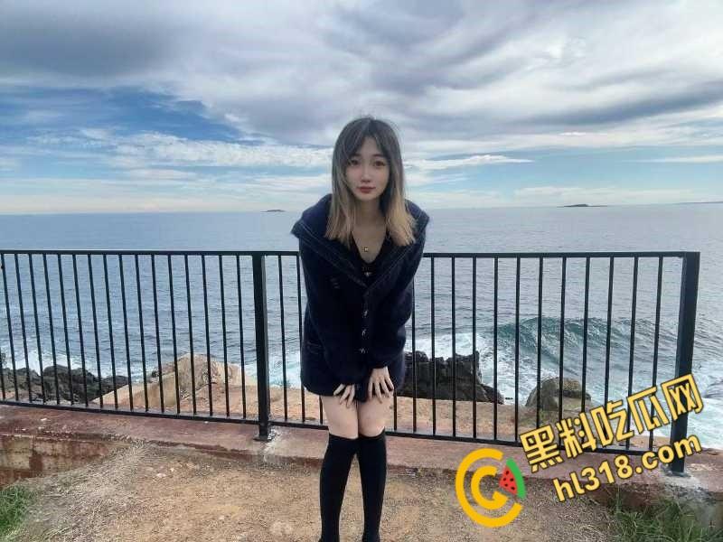 海外留学下海做外围，只要你愿给钱就能干，喜欢在穿裙子时不愿内裤，方便随时随地都能干！-2