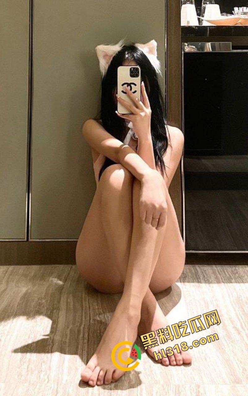 苏州高颜值名媛团，姐妹组团3P4P轮流服侍金主，一炮一个香奈儿包包，姐妹齐心闷声发大财！-3