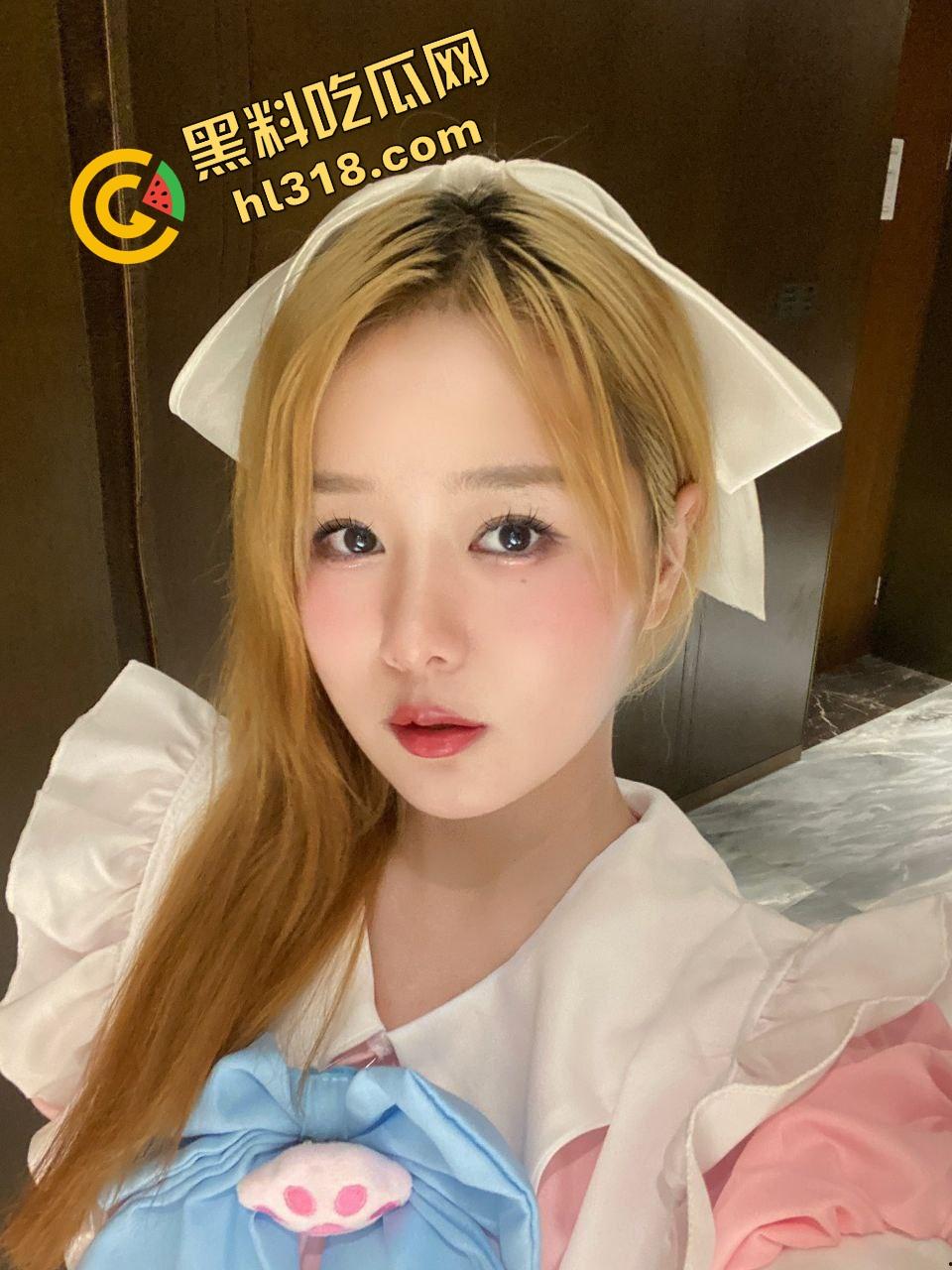 苏州高颜值名媛团，姐妹组团3P4P轮流服侍金主，一炮一个香奈儿包包，姐妹齐心闷声发大财！-13