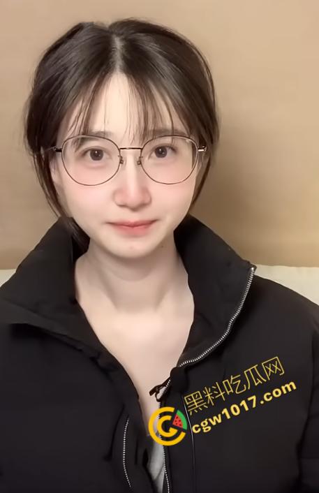 叛国媚黑婊【七七叭叭】大肆宣传辱国事件，前男友爱国怒曝骚逼当母狗的日子，被大鸡巴爆操内射视频全网疯传-10