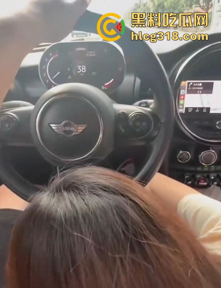 富二代约炮极品身材高颜值幼师 车内深喉口交 酒店3P内射粉嫩骚穴 完美露脸无比反差！-1