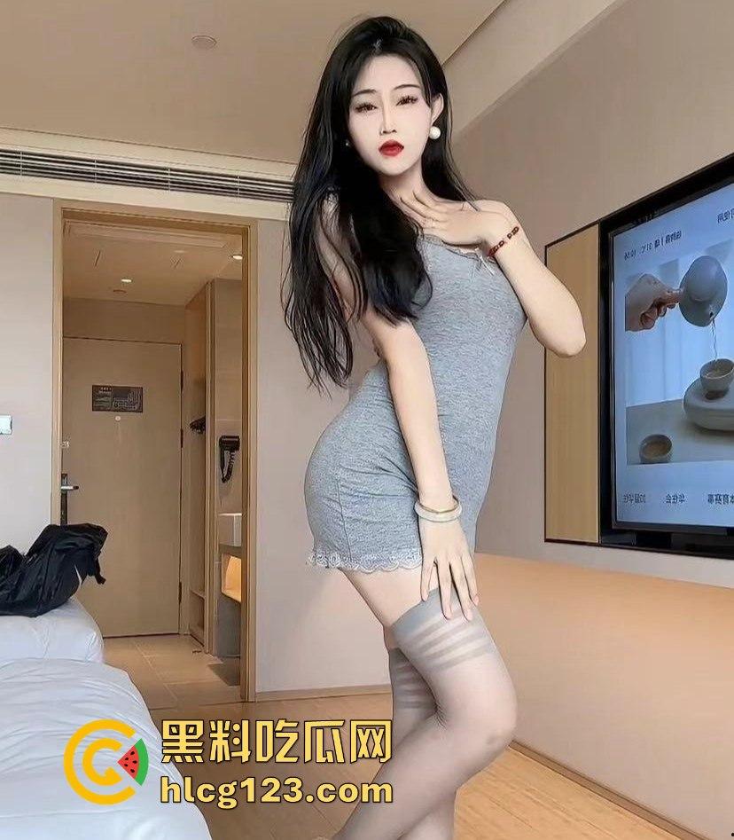 快手网红「辰妈呀」私拍流出！酥胸半露黑色蕾丝内裤搔弄淫穴骚气爆棚！-3