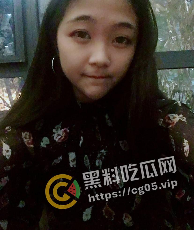 贵州惠水00后精神小妹【朱柳英】裸贷买苹果手机 被心机男重装电脑复制视频将其曝光 钢笔猛插小妹嫩逼-2