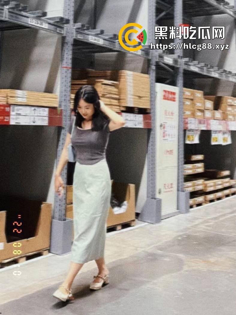 西南民族学院大二微胖妹【汪云】开学就成学长母狗，口交后入伺候得飞起，结果只是学长的玩物！-4