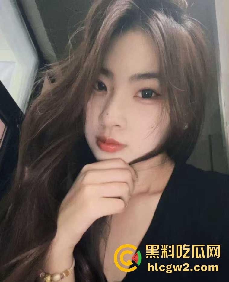 安徽亳州职院05年小母狗骚货『倪书函』露逼照疯传  拍全裸骚照把骚穴拍成艺术品  骚穴直接摆给你看！-3