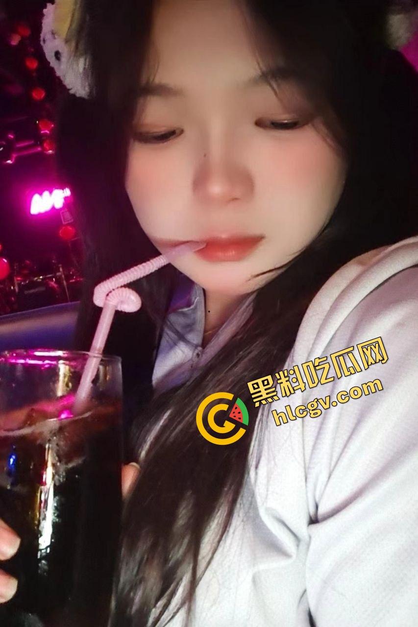 江西艺术职业学院小骚货【林舟漪】大一就在酒吧乱混 和混混开房做爱！独家曝光流出！-5