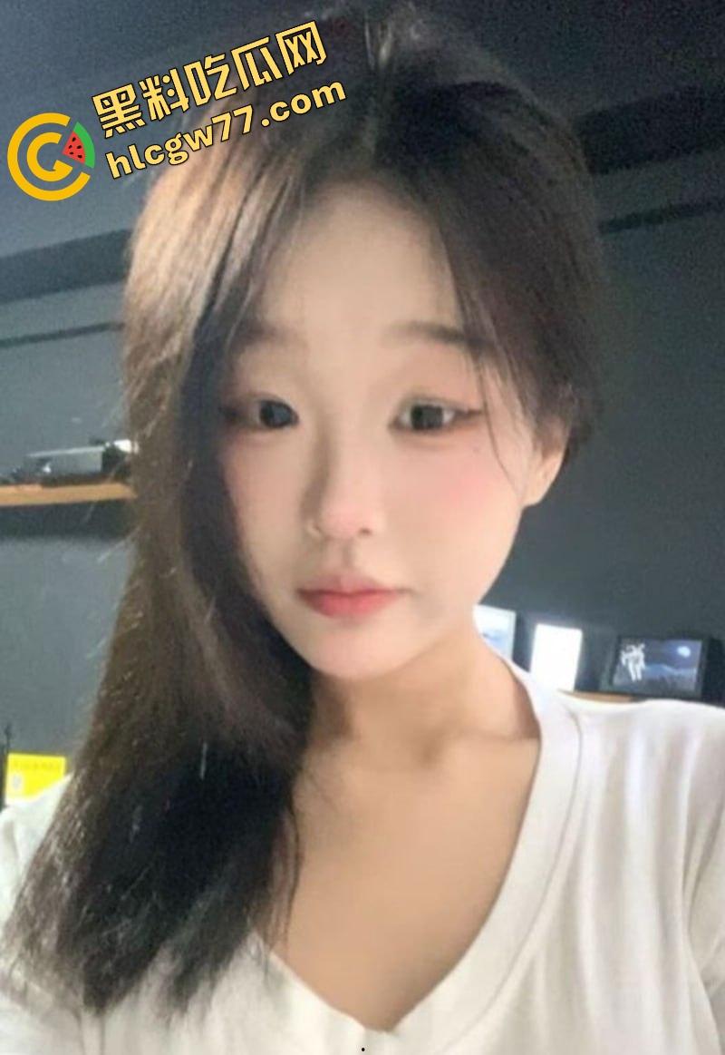 锄头挥得好，哪有挖不倒的墙角，网友投稿朋友女友被挖走同居，天天内射逼都操松了！-1