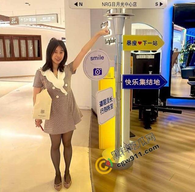 东莞极品少妇【沈晓璐】被炮友调教成风骚母狗！口交深喉技巧高超，白皙肌肤配上淫荡姿态，风骚至极-2